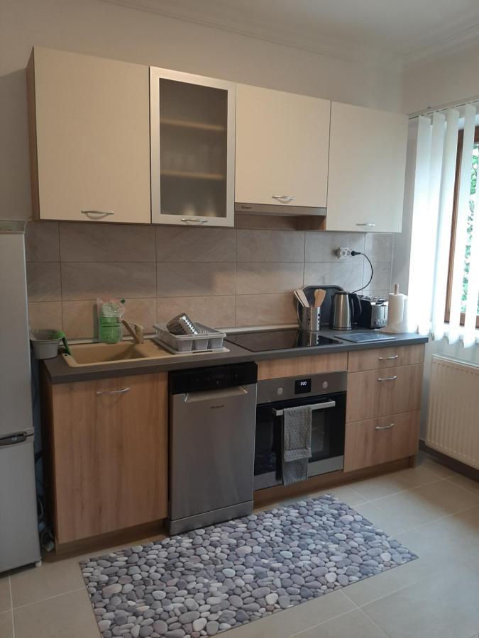 Megyeri Apartman Pócsmegyer Eksteriør bilde