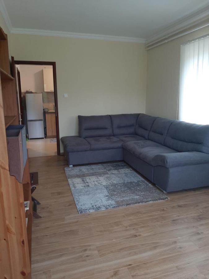 Megyeri Apartman Pócsmegyer Eksteriør bilde