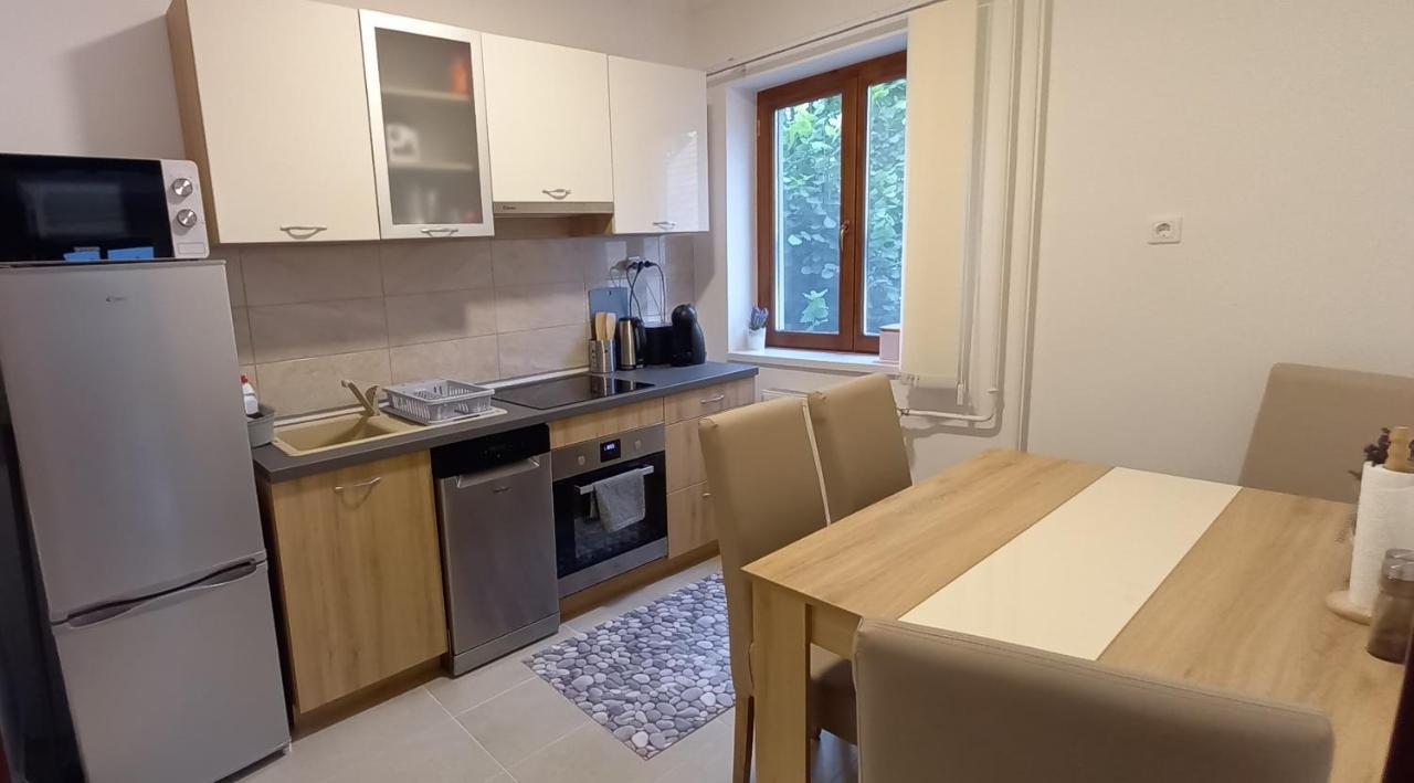 Megyeri Apartman Pócsmegyer Eksteriør bilde