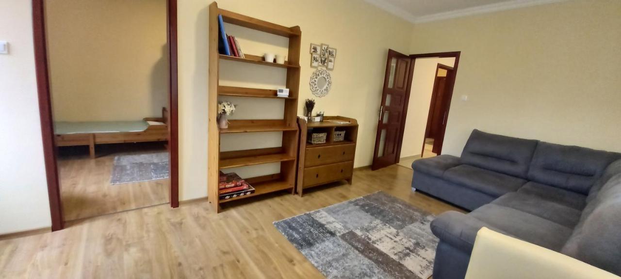 Megyeri Apartman Pócsmegyer Eksteriør bilde